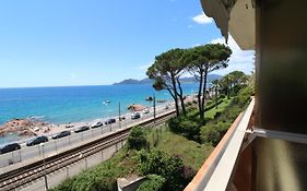 Studio With Beautiful Sea View And Direct Beach Access